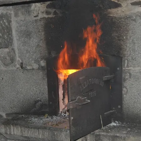 Asador De Casa Albardonedo ホテル Roxos